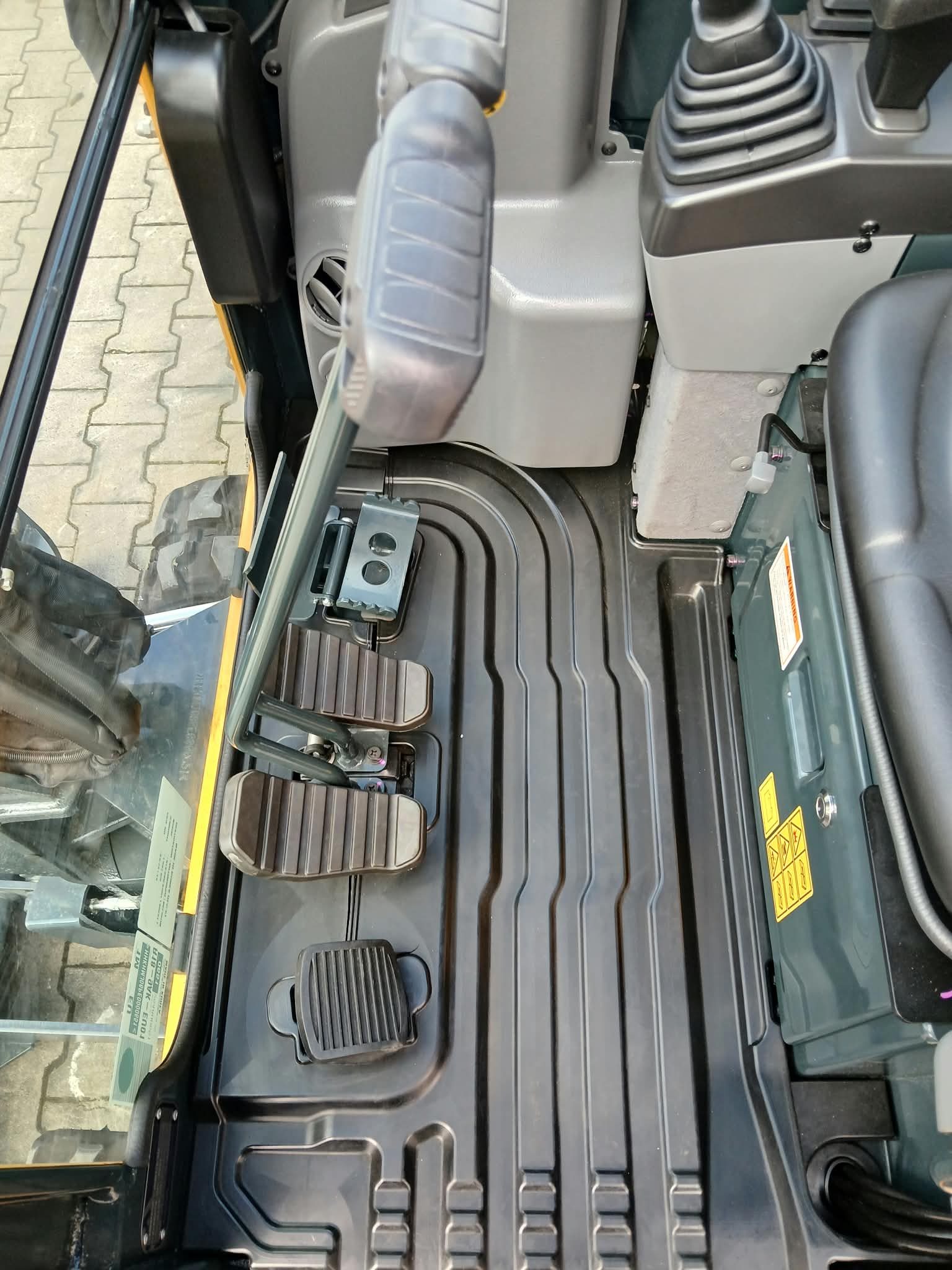 Minibagger R18-9AK Ansicht 3